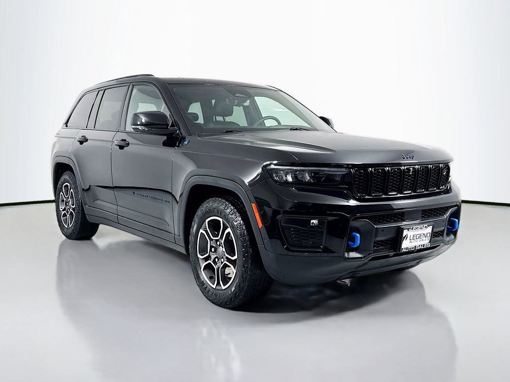 Used 2022 Jeep Grand Cherokee Trailhawk w/ Advanced Protech Group II AWD/4WD image 3