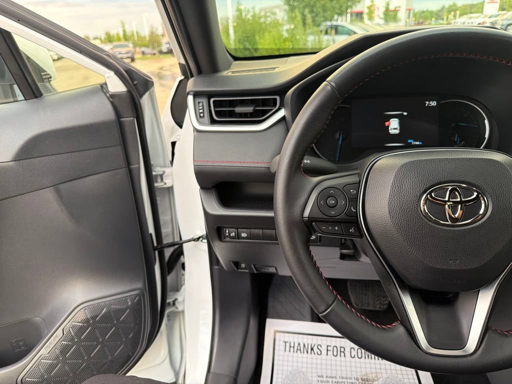 Used 2025 Toyota RAV4 SE AWD/4WD image 24
