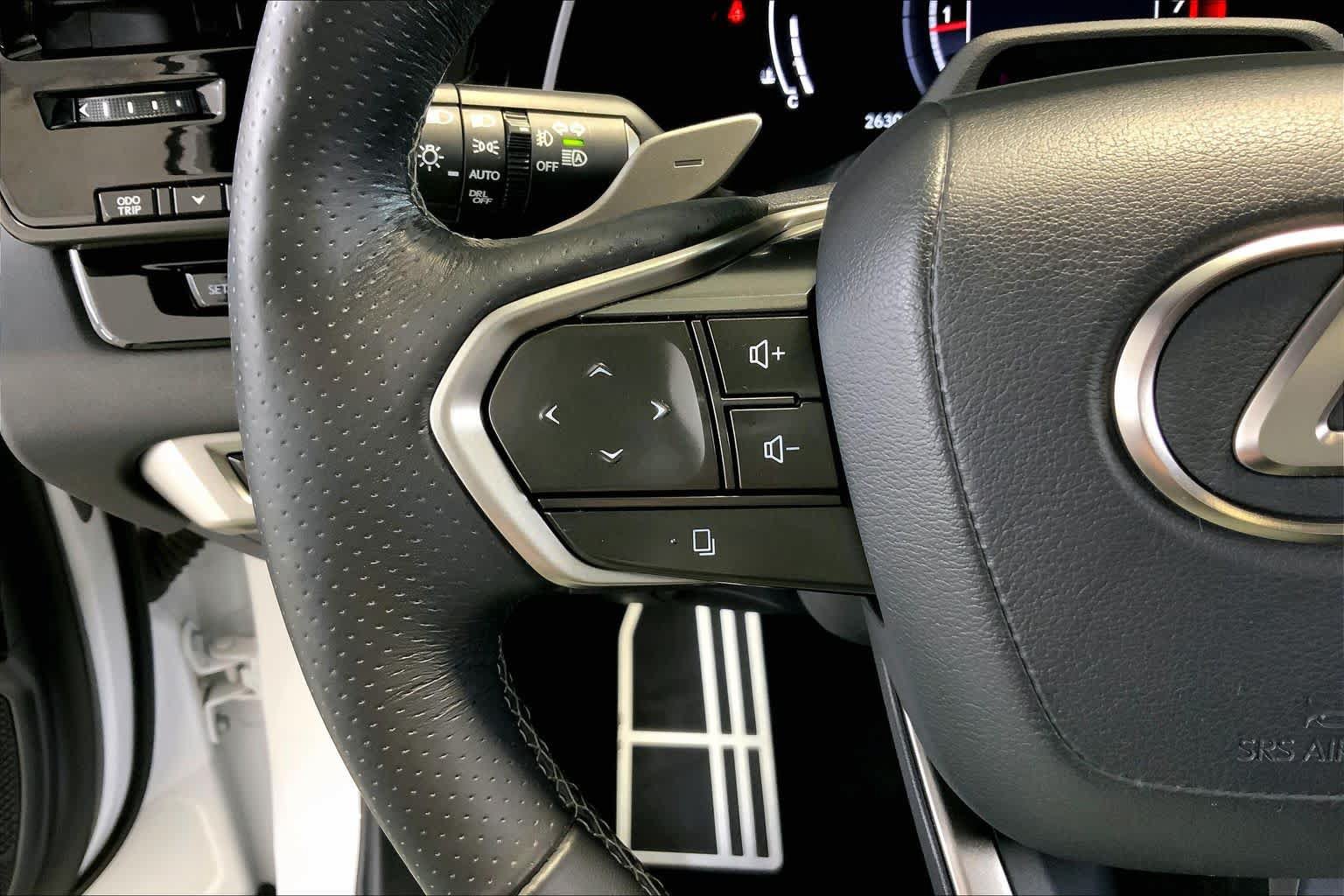 Used 2023 Lexus RX 350 F Sport w/ Accessory Package (Z1) AWD/4WD image 23