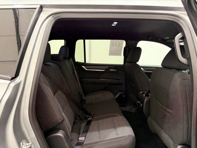 Used 2025 GMC Acadia Elevation image 22