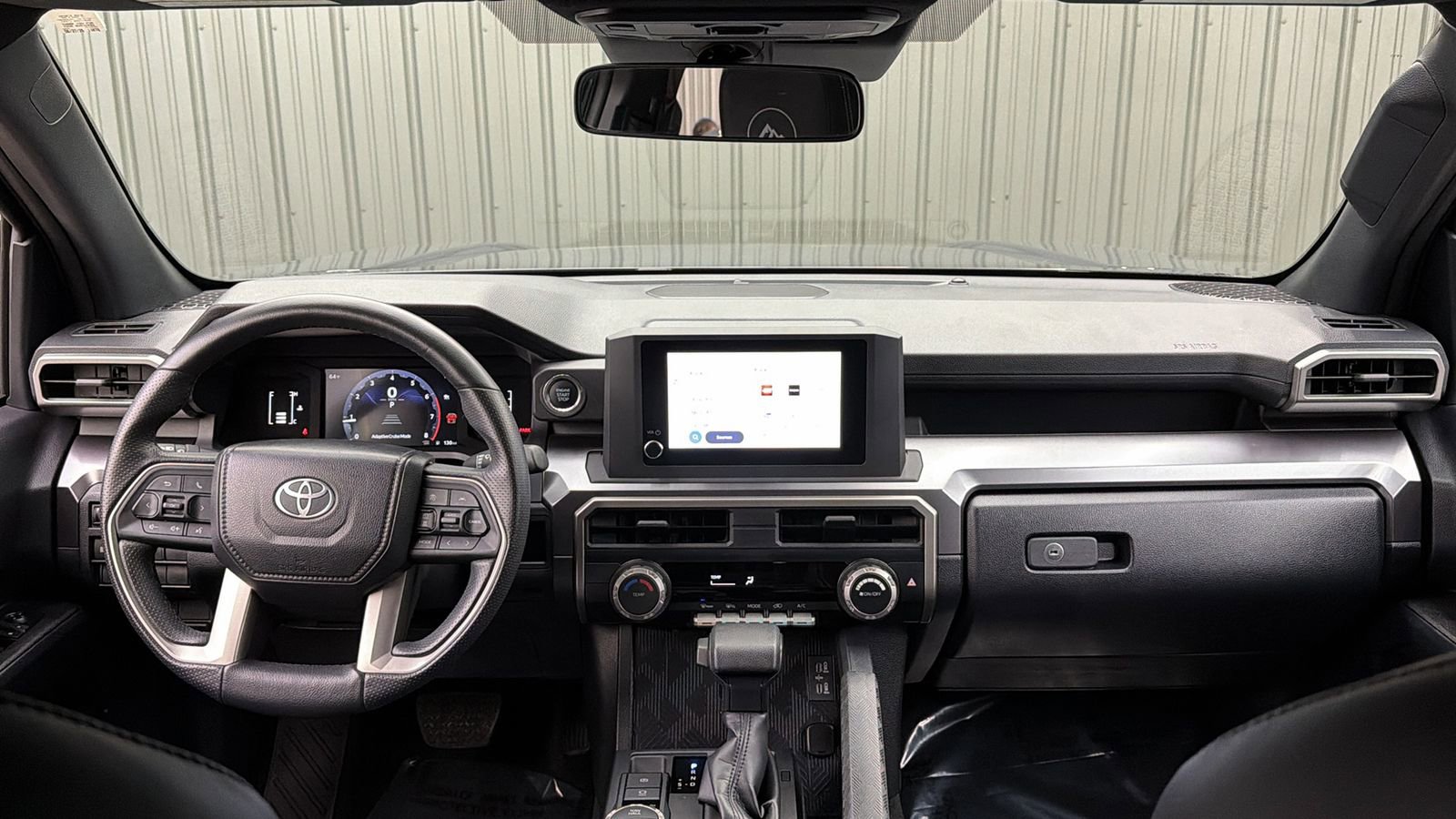 Used 2025 Toyota 4Runner SR5 AWD/4WD image 33