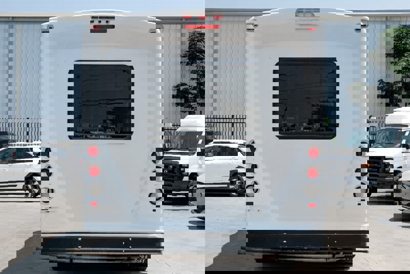 Used 2014 Ford E-350 and Econoline 350 Super Duty image 12