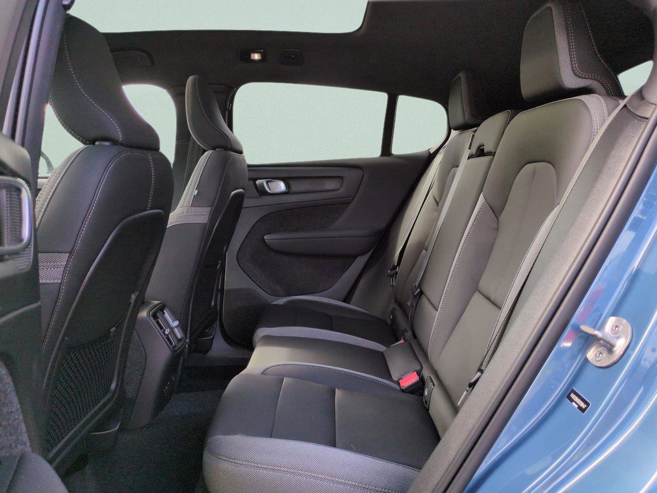 Used 2024 Volvo C40 Recharge Core w/ Climate Package image 12