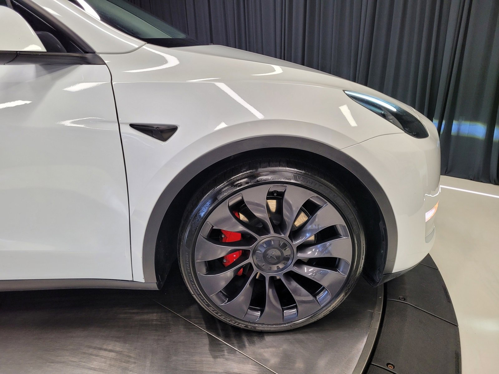 Used 2023 Tesla Model Y Performance image 43