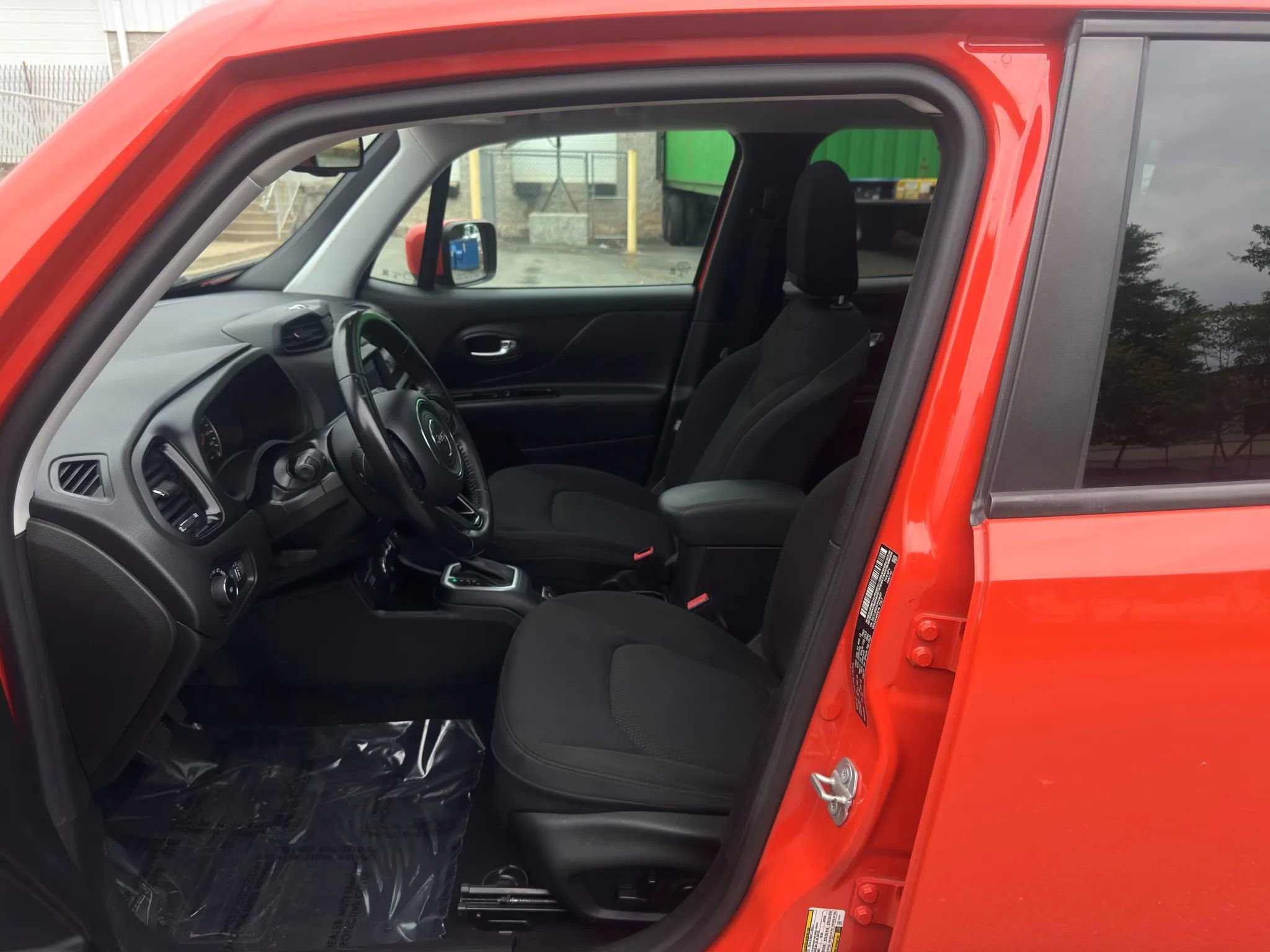 Used 2018 Jeep Renegade Altitude w/ UConnect 8.4 Nav Group image 12