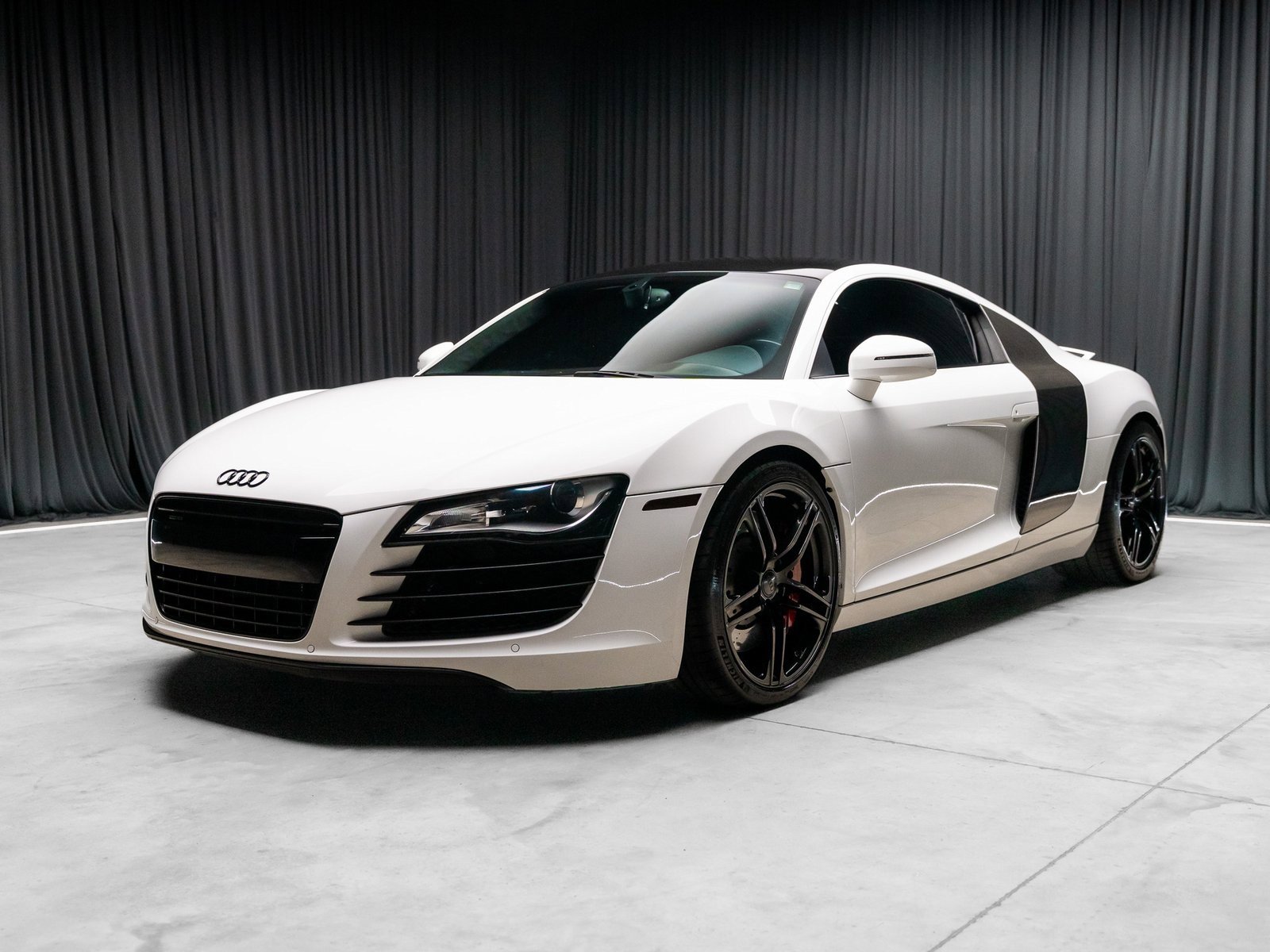 Used 2009 Audi R8 V8 image 2