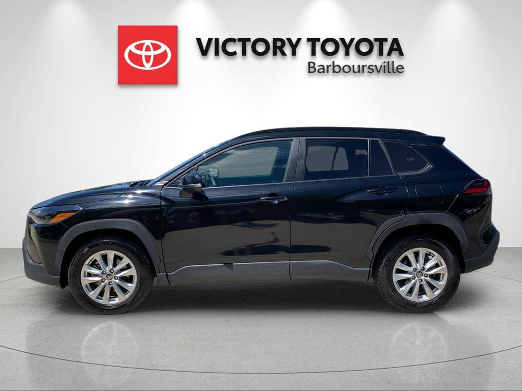 Used 2026 Toyota Corolla Cross LE FWD image 2