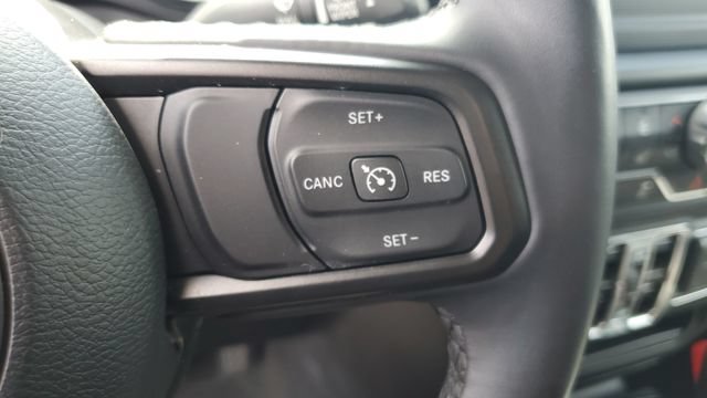 Certified 2022 Jeep Gladiator Sport AWD/4WD image 11