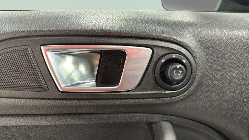 Used 2014 Ford Fiesta SE w/ Equipment Group 201A FWD image 16