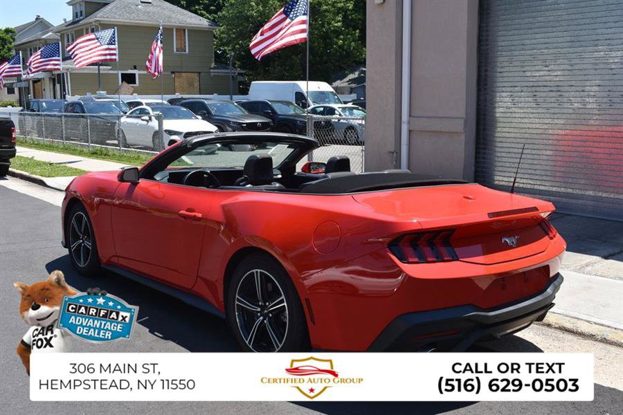 Used 2024 Ford Mustang Convertible RWD image 7
