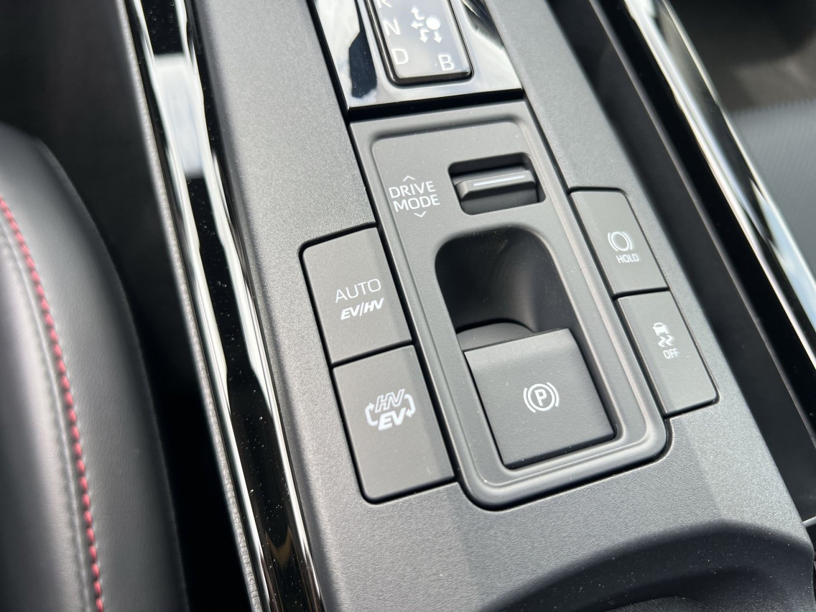 New 2026 Toyota Prius Plug-In Hybrid FWD image 24