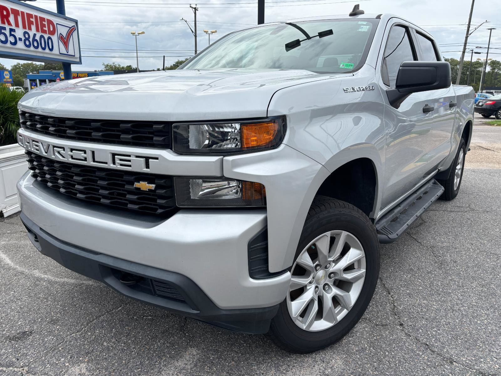 Used 2019 Chevrolet Silverado 1500 Custom w/ Custom Value Package image 2