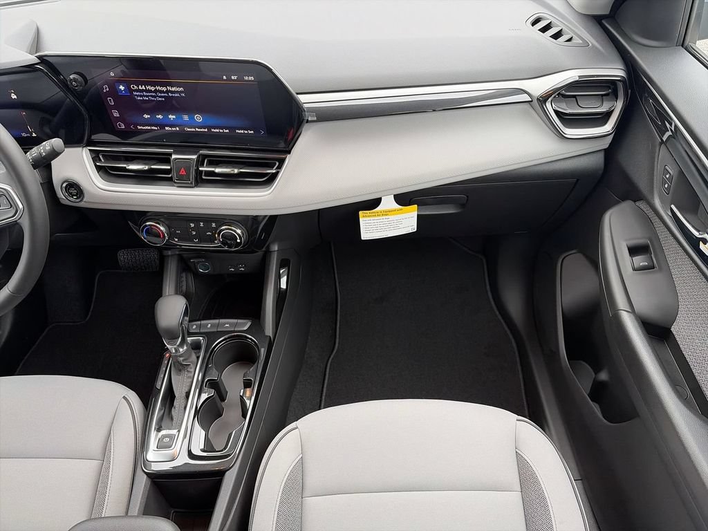 New 2026 Chevrolet TrailBlazer LT w/ LT Cold Weather Package FWD image 12