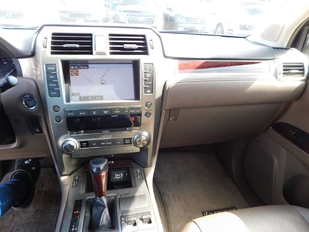 Used 2015 Lexus GX 460 w/ Premium Package image 39