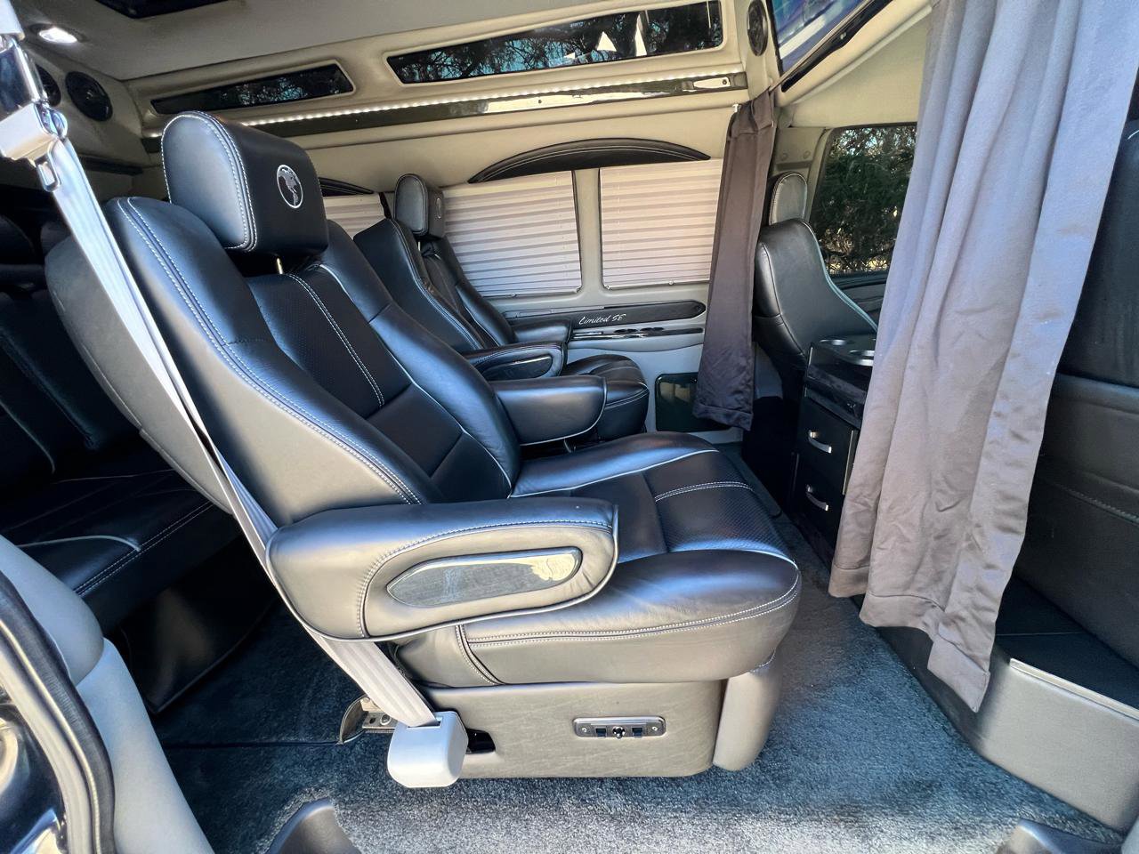 Used 2017 Chevrolet Express 2500 image 39