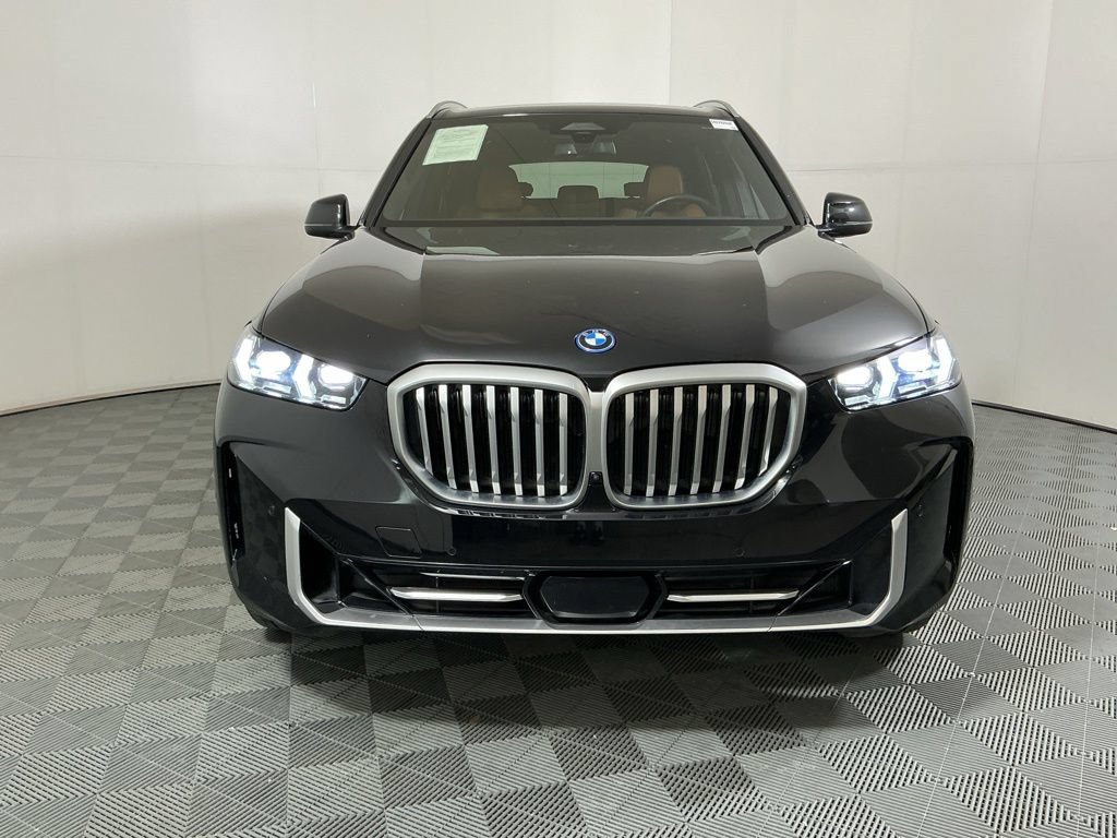 Certified 2025 BMW X5 xDrive50e w/ Parking Assistance Package AWD/4WD image 3