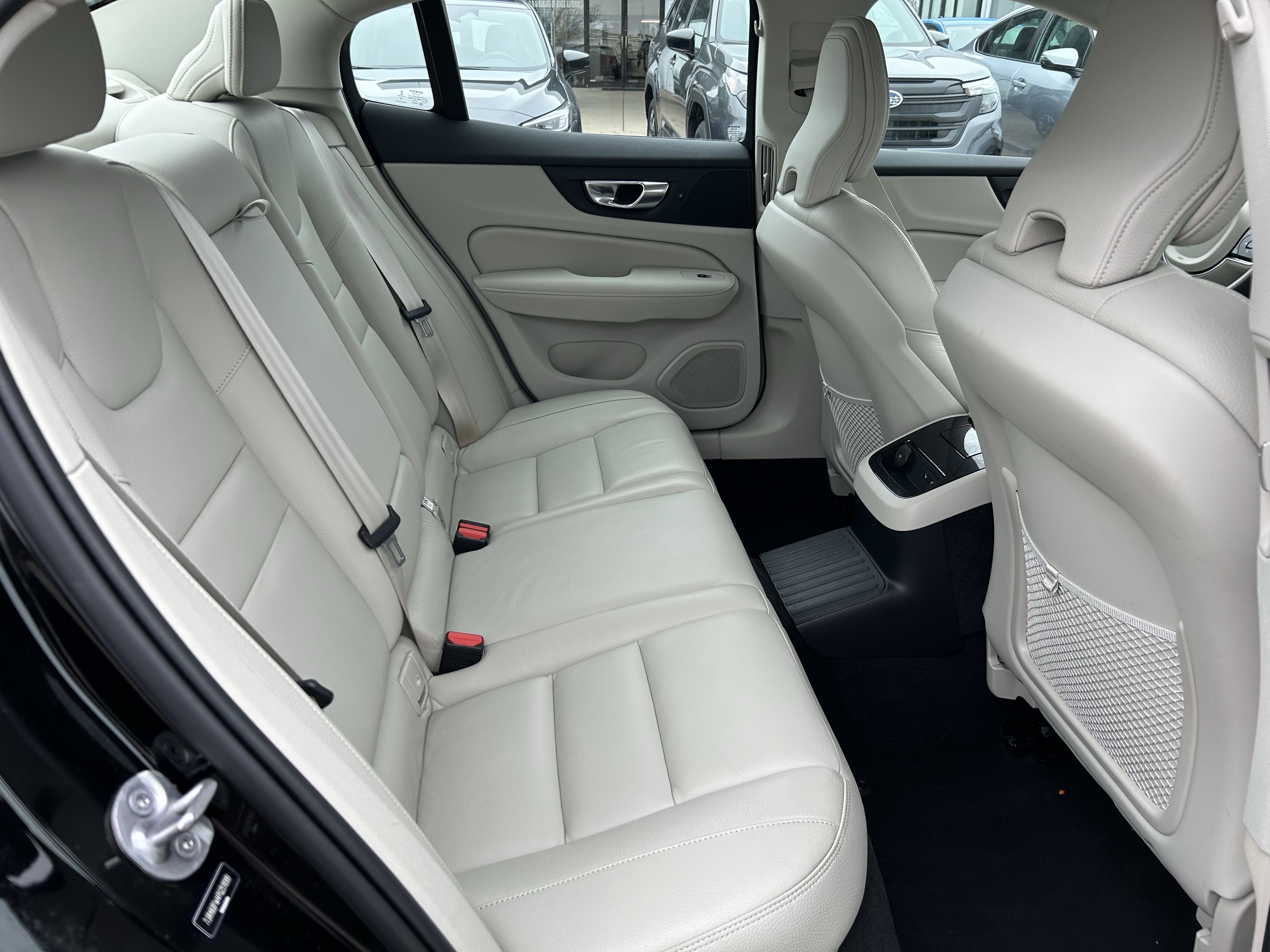 Used 2023 Volvo S60 T8 Plus image 26