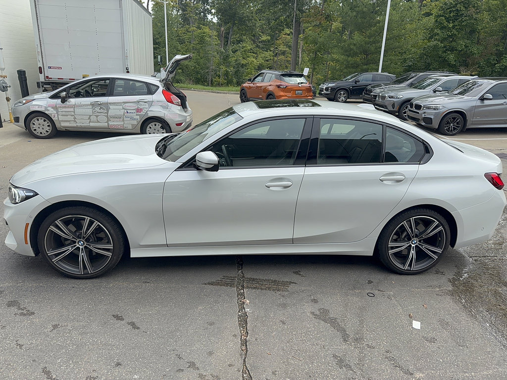 Used 2023 BMW 330i xDrive Sedan w/ Premium Package AWD/4WD image 2