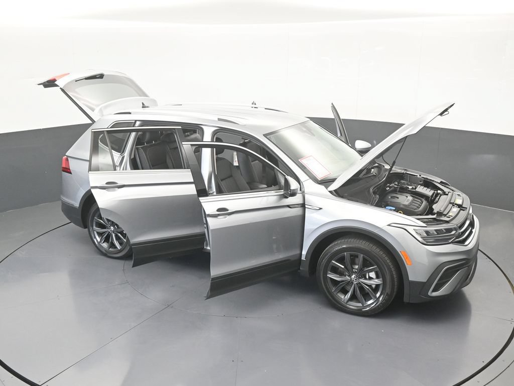 Used 2024 Volkswagen Tiguan SE FWD image 72