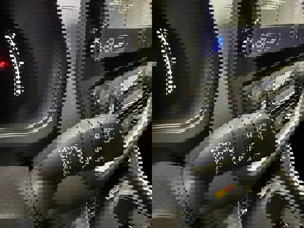 Used 2025 Toyota Grand Highlander AWD image 22