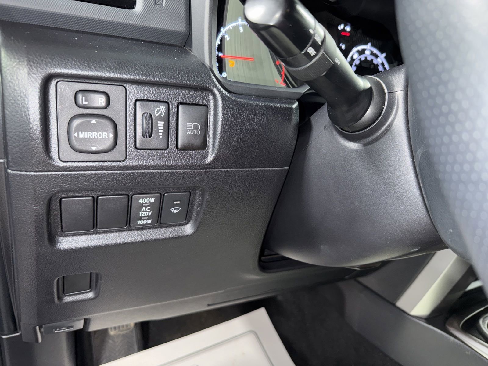 Used 2024 Toyota 4Runner SR5 AWD/4WD image 29