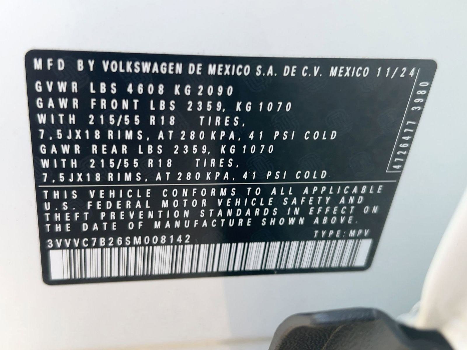 Certified 2025 Volkswagen Taos SE w/ Panoramic Sunroof Package AWD/4WD image 17