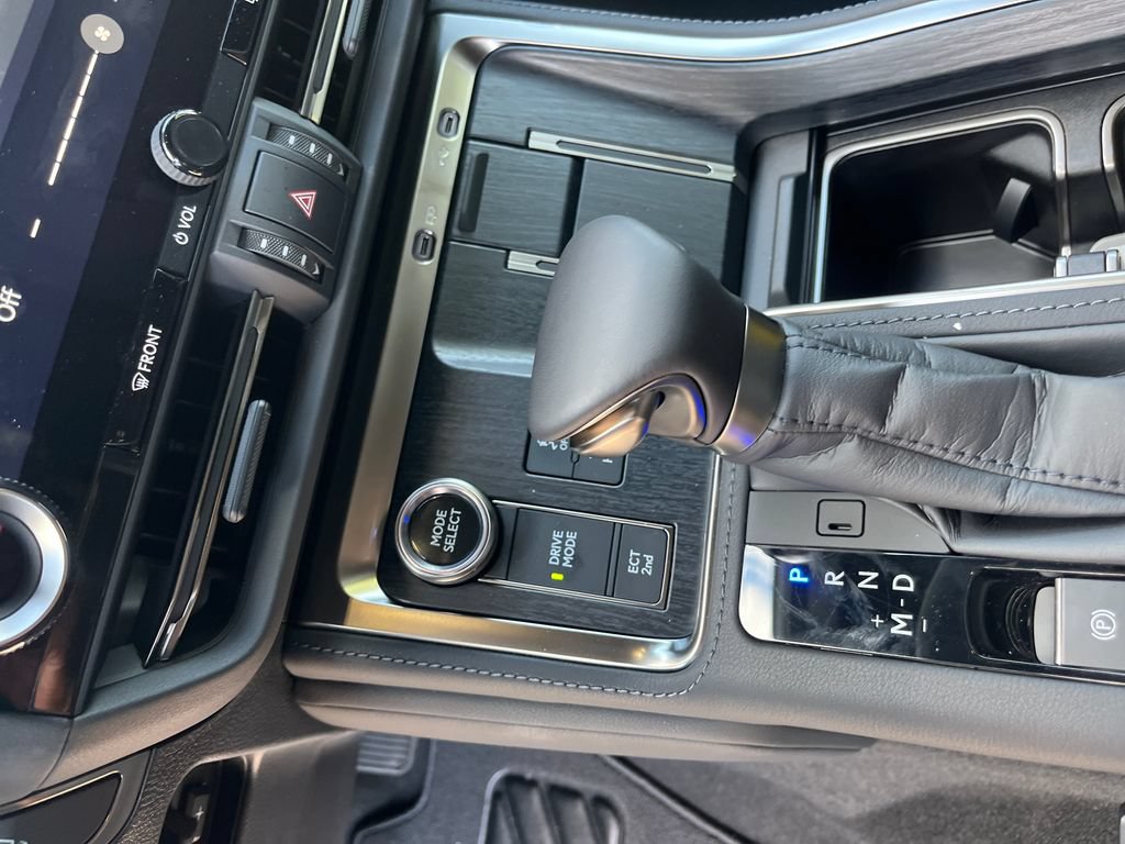 Used 2026 Lexus GX 550 w/ Cold Area Package AWD/4WD image 24