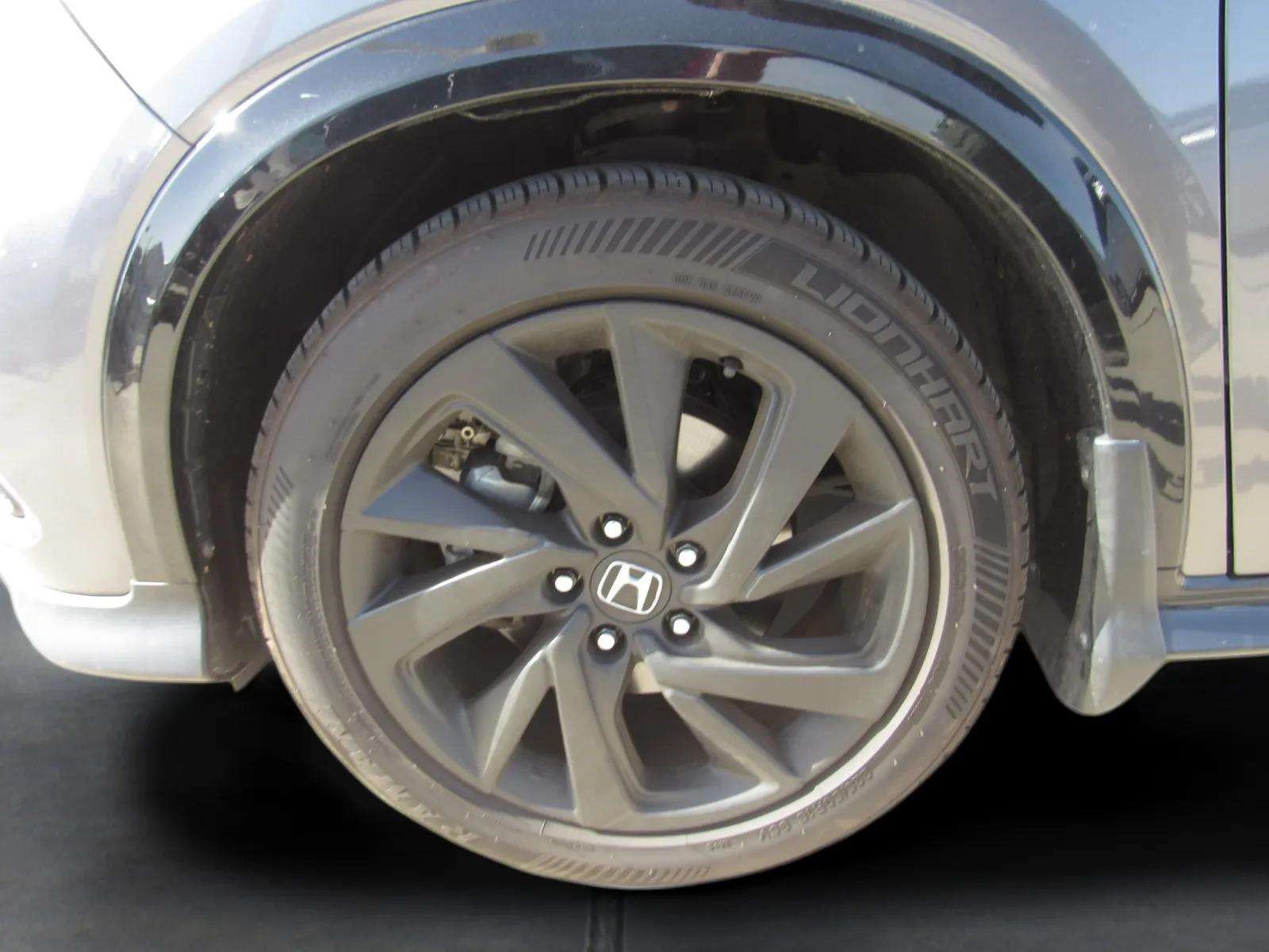 Certified 2021 Honda HR-V Sport image 4