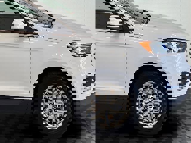 Used 2024 Ford Edge SEL image 7