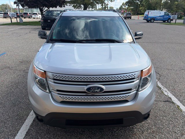 Used 2014 Ford Explorer XLT w/ Equipment Group 202A AWD/4WD image 3