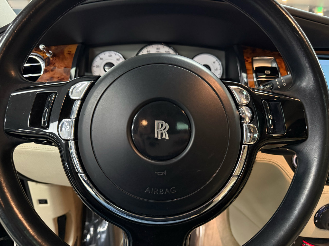 Used 2014 Rolls-Royce Ghost image 15