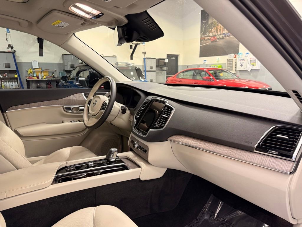 Used 2024 Volvo XC90 B6 Plus w/ Protection Package Premier image 28