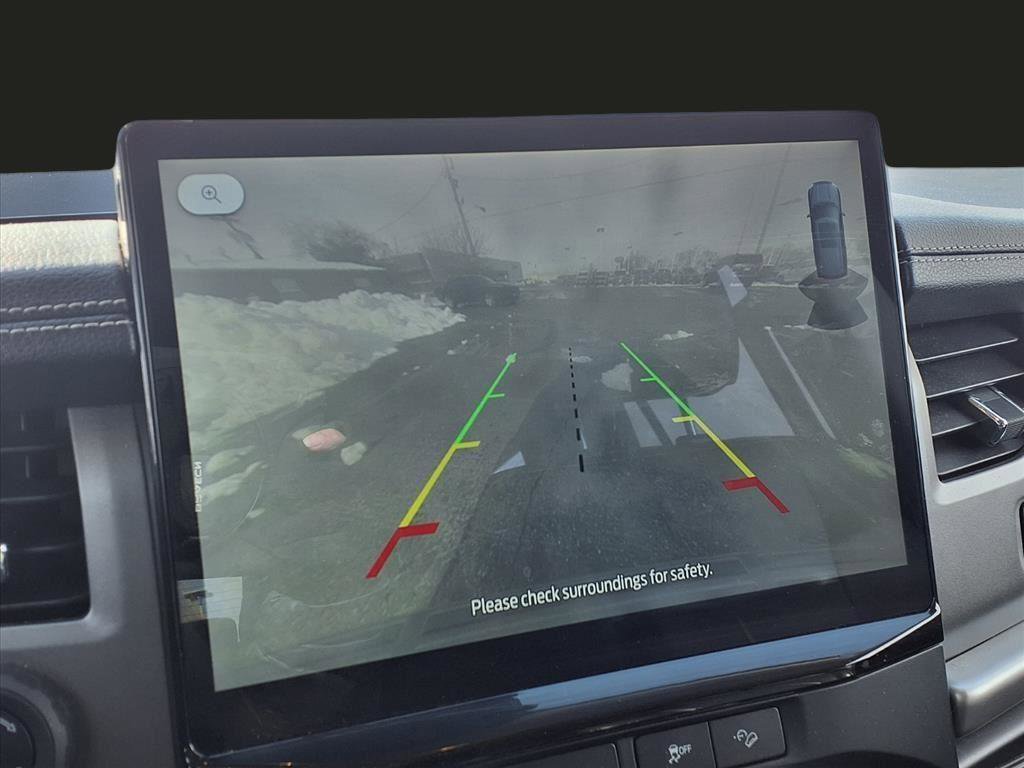 Used 2022 Ford Expedition XLT image 9