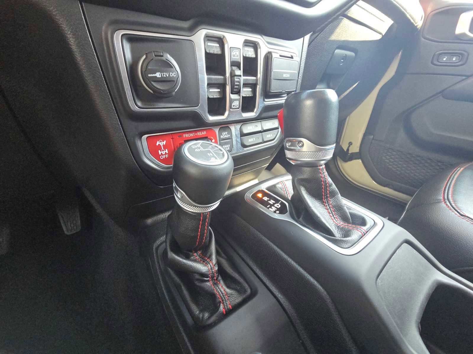 Used 2020 Jeep Gladiator Rubicon AWD/4WD image 34