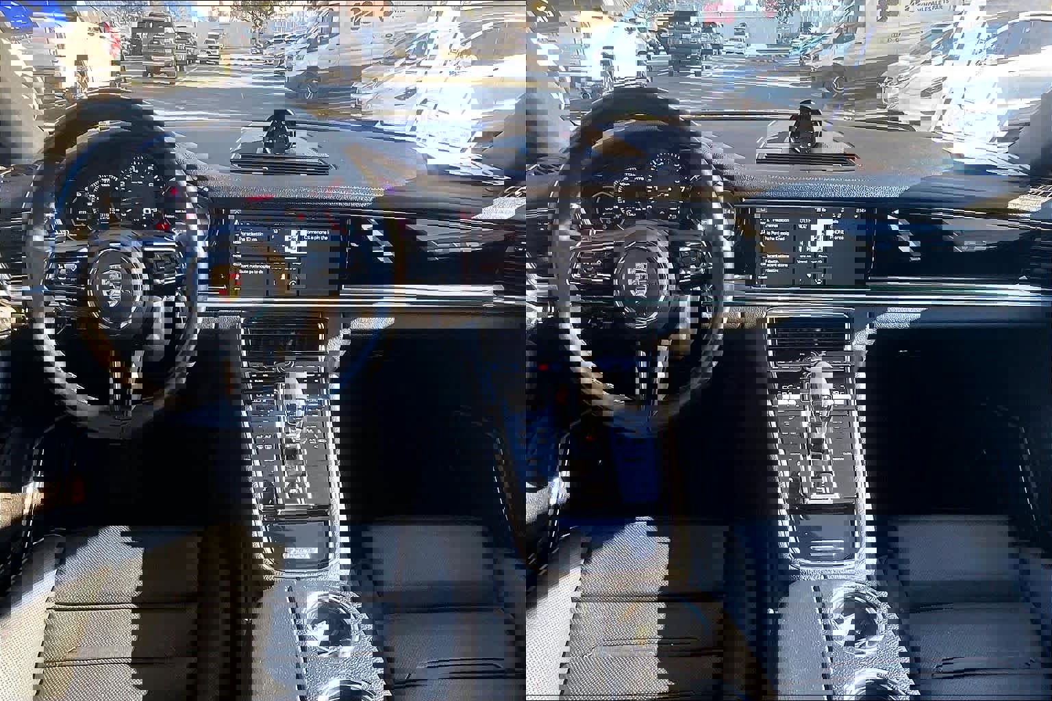 Used 2021 Porsche Panamera image 17