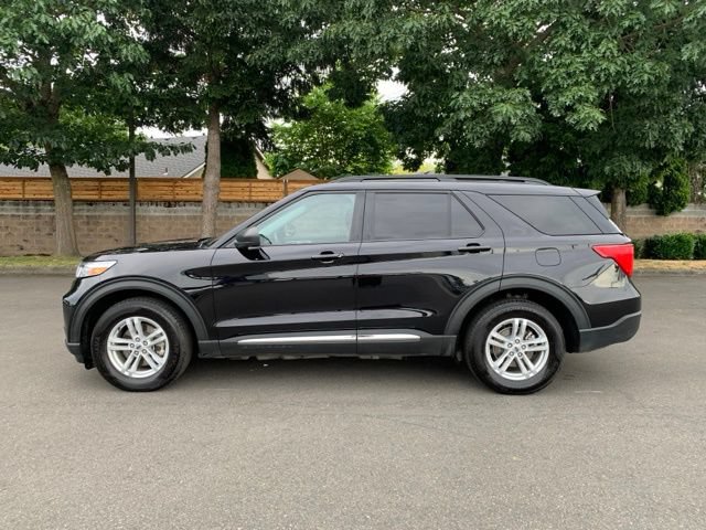 Certified 2024 Ford Explorer XLT w/ Equipment Group 202A AWD/4WD image 2