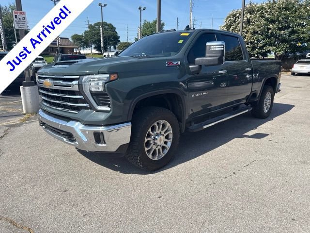 Used 2025 Chevrolet Silverado 2500 LTZ w/ LTZ Convenience Package AWD/4WD image 7