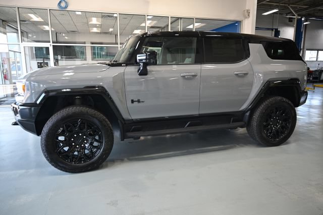 New 2026 GMC Hummer EV SUV w/ LPO, Dark Essentials Package AWD/4WD image 7