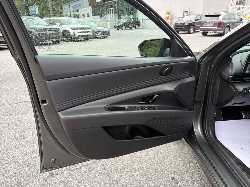New 2026 Hyundai Elantra SEL Sport FWD image 13