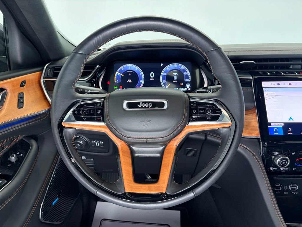 Used 2024 Jeep Grand Cherokee Summit image 13