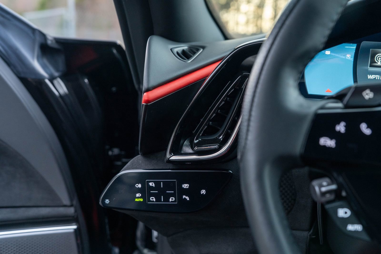 Certified 2022 Ferrari Roma image 33