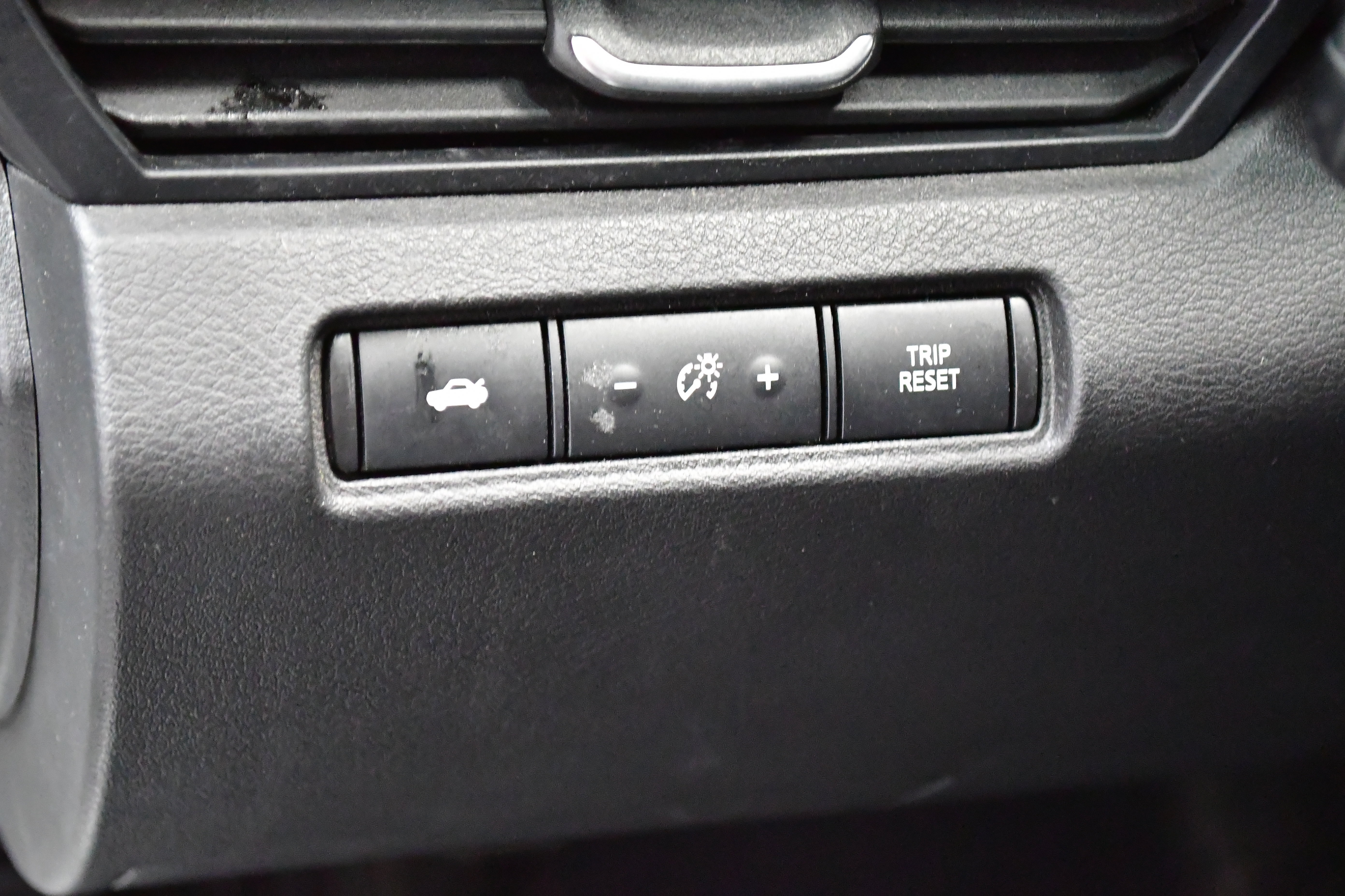 Used 2025 Nissan Altima 2.5 SV FWD image 15