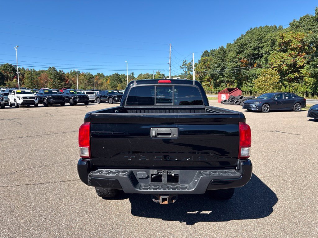 Used 2017 Toyota Tacoma TRD Sport w/ Tow Package AWD/4WD image 6
