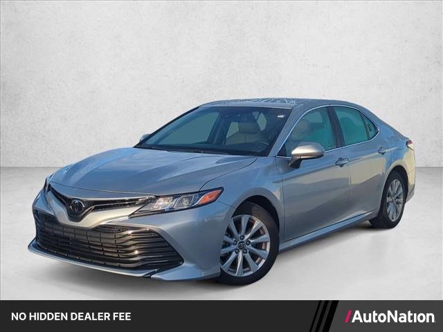 Used 2018 Toyota Camry LE FWD image 1