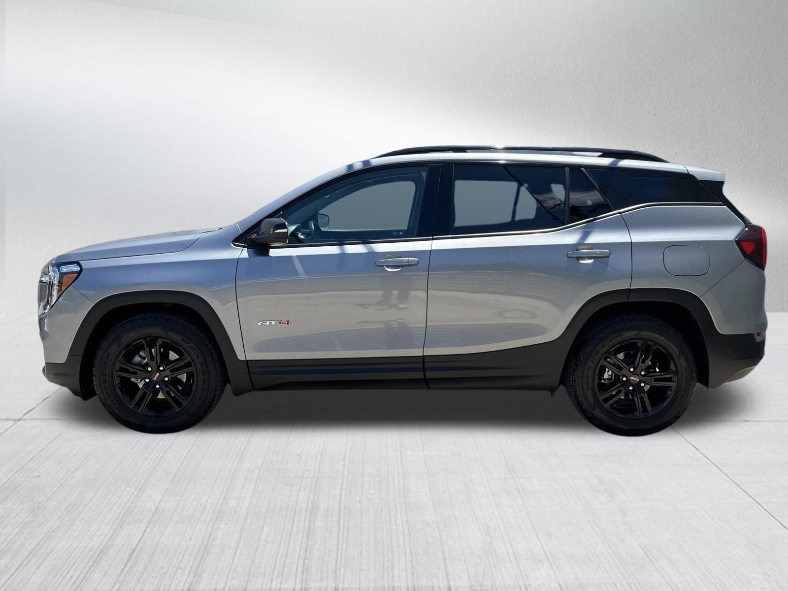 Used 2023 GMC Terrain AT4 w/ Tech Package AWD/4WD image 4