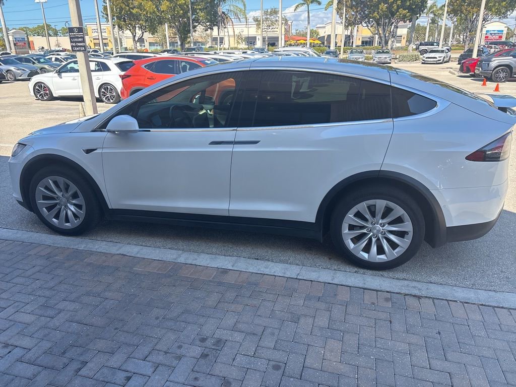 Used 2020 Tesla Model X Long Range image 4