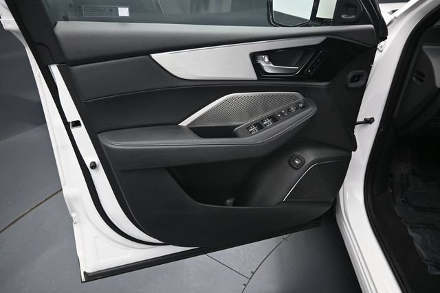 Used 2024 Acura MDX SH-AWD image 13