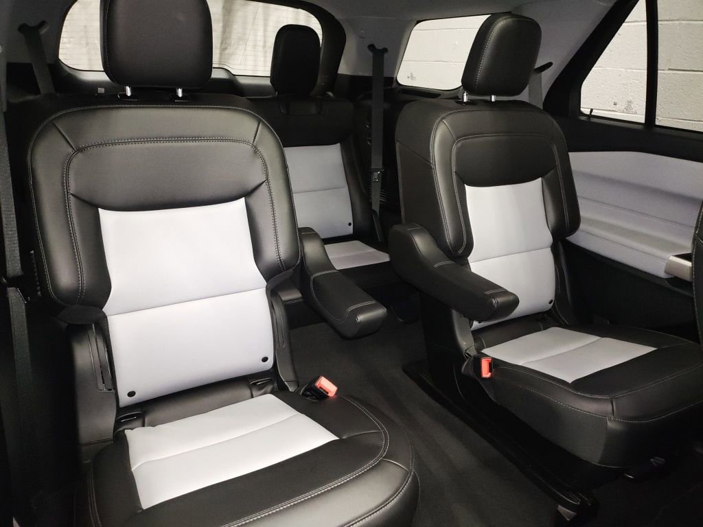 Used 2023 Ford Explorer XLT w/ Equipment Group 202A image 11