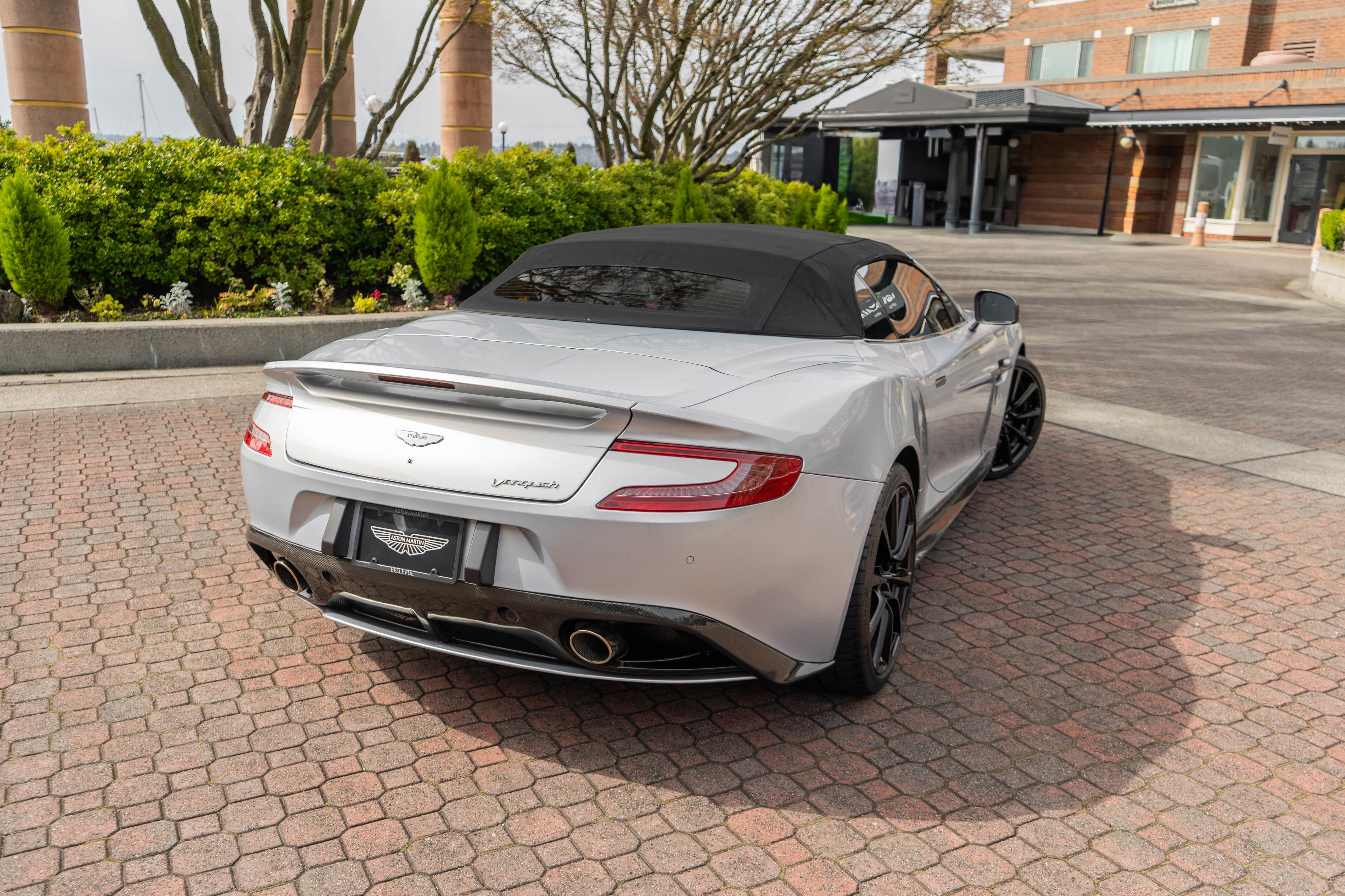 Used 2016 Aston Martin Vanquish Volante image 48