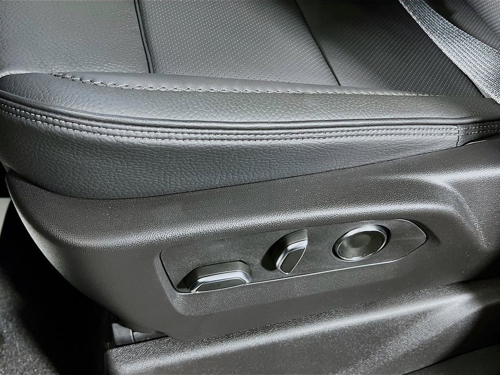 Used 2025 GMC Sierra 1500 Denali w/ Denali Reserve Package image 16